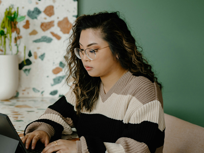 Marketing Aquisition team member working from home on campaigns